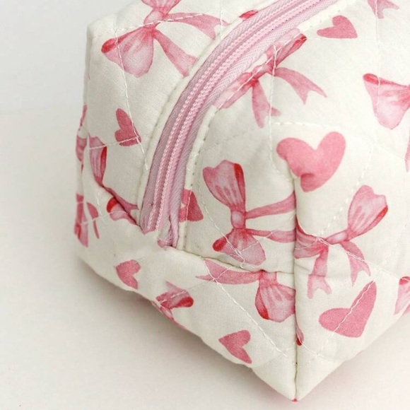 Pink Bow and Heart Cosmetic Bag - Picture 6 of 8